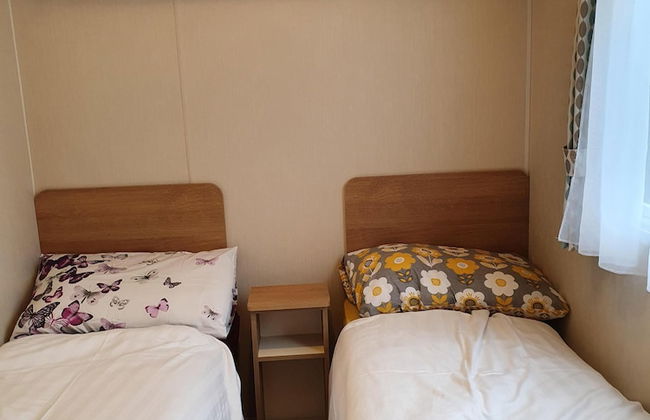 3 Bedroom Caravan, Sleeps 8, at Parkdean Newquay Holiday Park - Foto 7