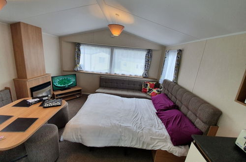 Photo 5 - 3 Bedroom Caravan, Sleeps 8, at Parkdean Newquay Holiday Park