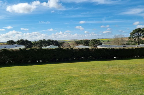 Foto 61 - 3 Bedroom Caravan, Sleeps 8, at Parkdean Newquay Holiday Park