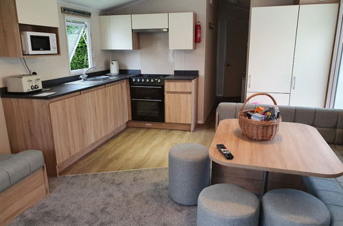 Foto 46 - 3 Bedroom Caravan, Sleeps 8, at Parkdean Newquay Holiday Park