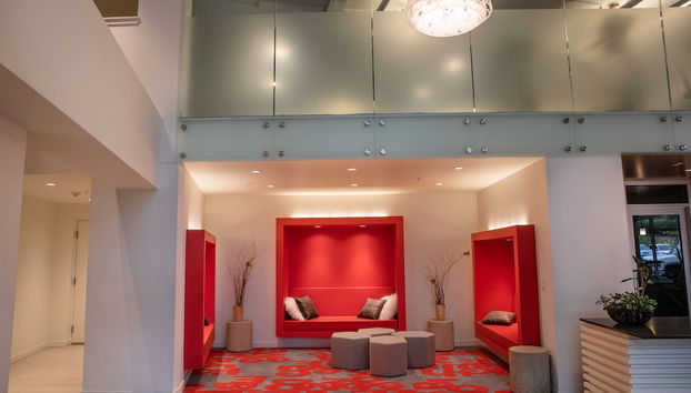 Coin salon dans le hall