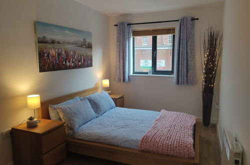 Photo 2 - Fantastic Centrally Located 1 bed Apartment