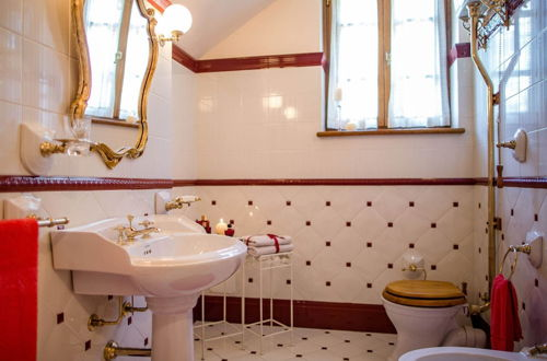 Foto 14 - Luxurious Villa in Cortona Tuscany with Hot Tub