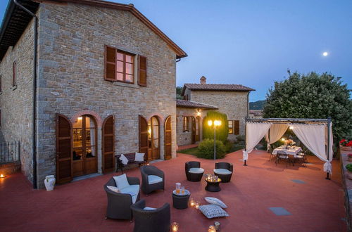 Foto 21 - Luxurious Villa in Cortona Tuscany with Hot Tub