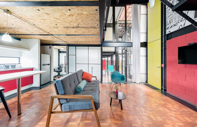 Cozy Loft with Balcony - Photo 19