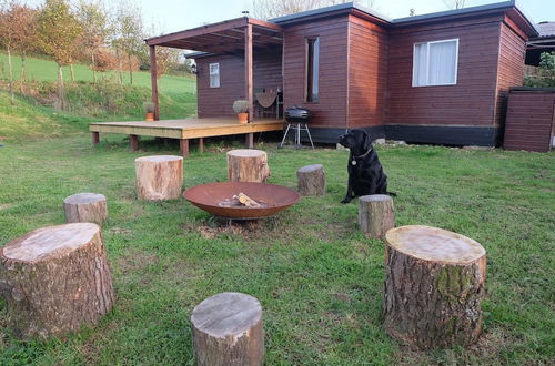 Foto 12 - Cozy and Peaceful Cabin 15 Mins From Lyme Regis