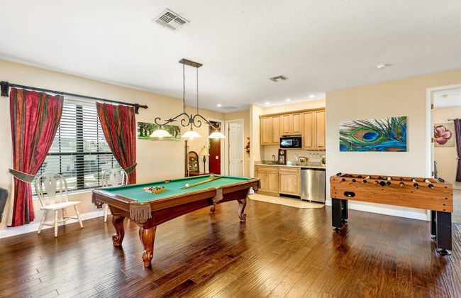 Stunning Large 7 bed Home With Private Pool, Spa, Balcony, Cinema Room, Fitness Suite and Able to see the Disney Fireworks - 467 - Foto 15