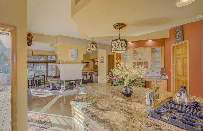 Skyway-extravagant & Luxury Views W/deck & Bar - Photo 35