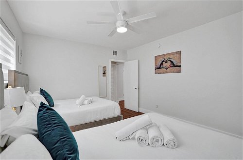 Photo 4 - Bay Harbor Suites