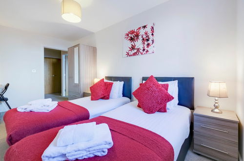 Photo 2 - Alder House Serviced Apartment by Ferndale