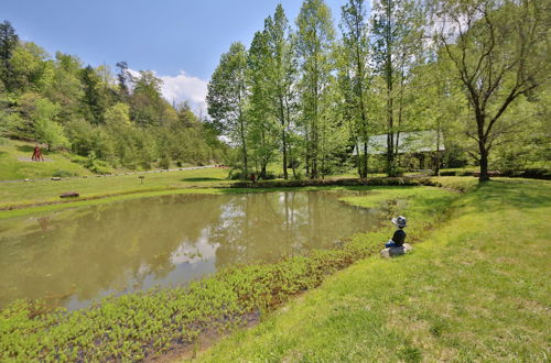 Photo 33 - Majestic Manor - Five Bedroom Cabin