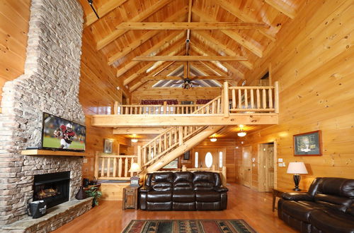 Foto 44 - Majestic Manor - Five Bedroom Cabin