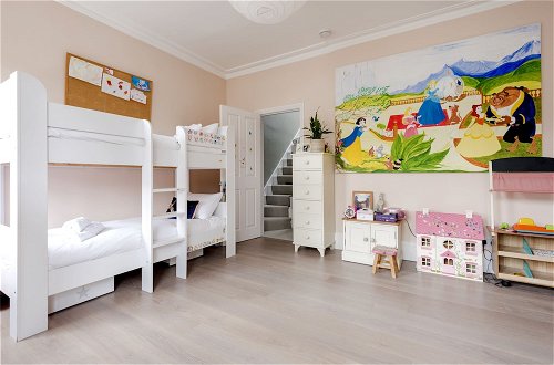 Photo 11 - Spectacular Shepherds Bush Home Close to Westfield