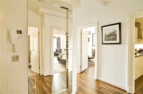 Photo 24 - Re-Imagined Flat in Georgian Architecture Townhouse