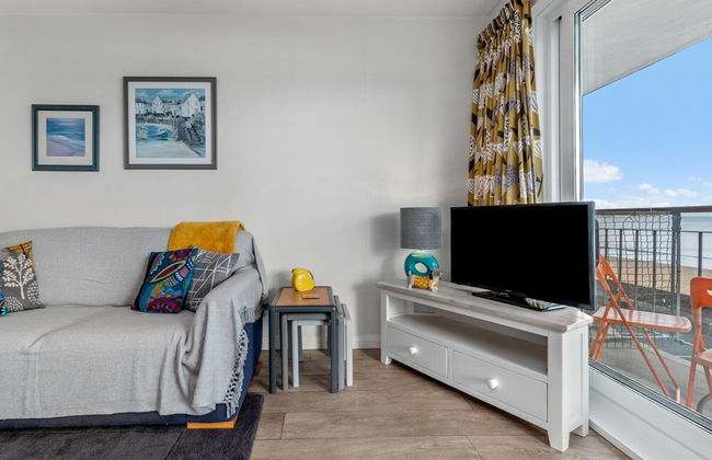 Swn Y Tonnau - Sea Front Apartment Spectacular Sea Views Parking Direct Beach Access - Foto 12