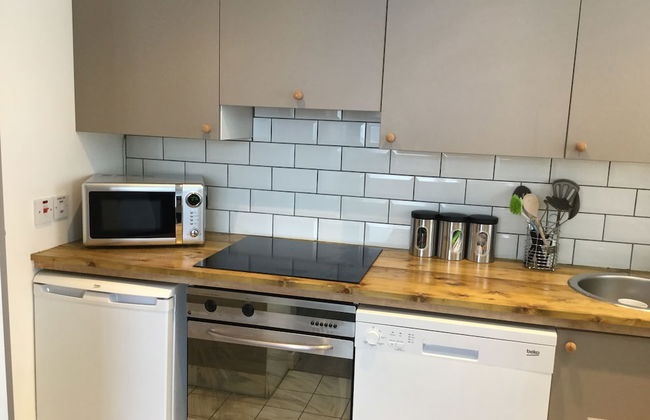 2 Bedroom Luxe Dockland Apartment with Parking - Foto 14
