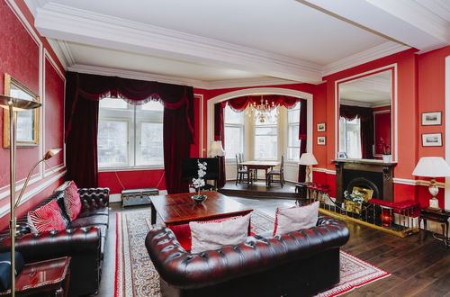 Photo 15 - Gorgeous Royal Mile Mansion Apartment