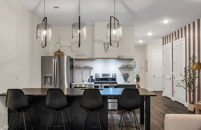 The Grove by AvantStay – Stylish Group Stay with Private Bathrooms - Foto 30