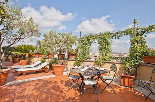 Photo 25 - Rental in Rome Trevi Luxury Penthouse