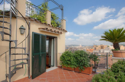 Photo 34 - Rental in Rome Trevi Luxury Penthouse