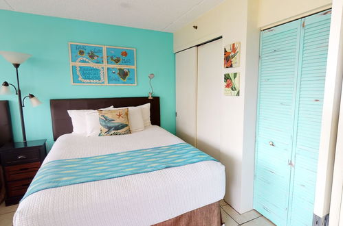 Foto 4 - Deluxe Condo Near Waikiki Beach - Free Parking by Koko Resort Vacation Rentals