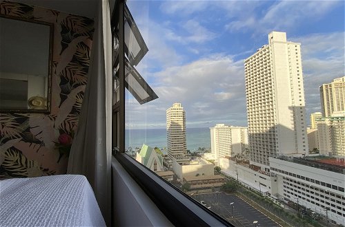 Foto 4 - Waikiki Banyan High Level Condo with Private Lanai by Koko Resort Vacation Rentals