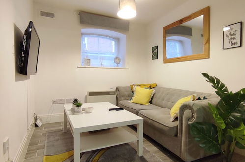 Photo 18 - Cosy Riverside Apartment - Woodsmill Quay Free Parking