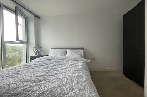 Photo 2 - Beautiful 1-bed Apartment in Manchester City