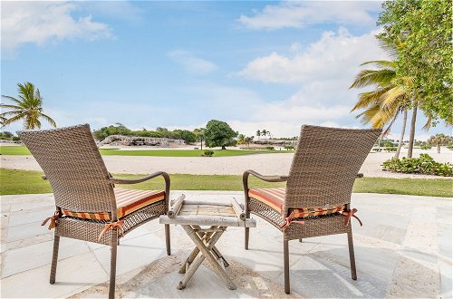 Photo 35 - Luxury Villa with Beachfront Eden Roc