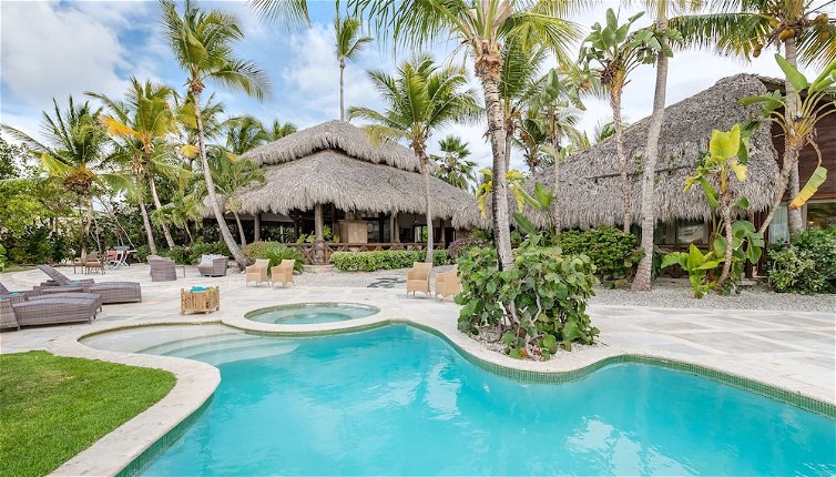 Photo 1 - Luxury Villa with Beachfront Eden Roc