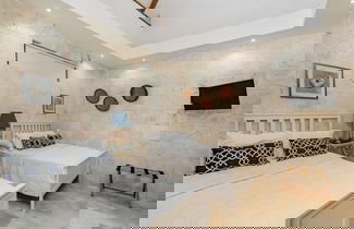 Photo 3 - Luxury Villa with Beachfront Eden Roc
