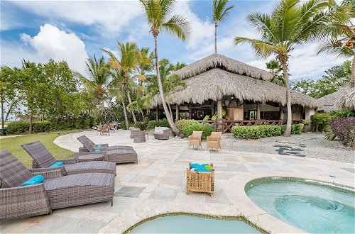 Photo 30 - Luxury Villa with Beachfront Eden Roc