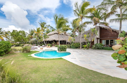 Photo 27 - Luxury Villa with Beachfront Eden Roc