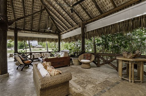 Photo 17 - Luxury Villa with Beachfront Eden Roc