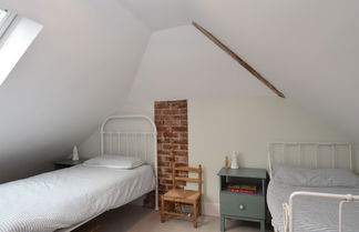 Photo 2 - Seaside Retreat - Rye Harbour