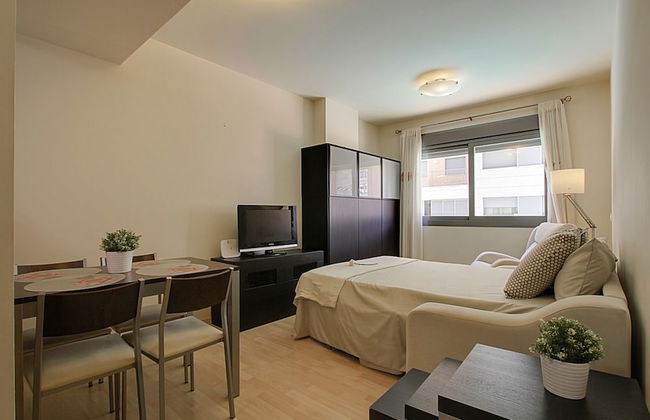 Apartamento Top Malaga Calle Pacifico con piscina y parking - Photo 1