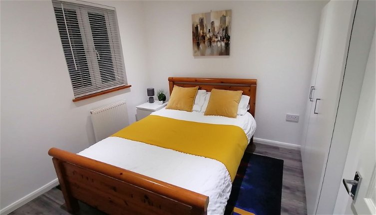 Photo 1 - Charming 1-bed Apartment in Coventry