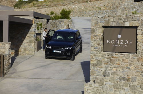 Photo 2 - Bonzoe Suites & Villas