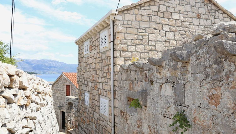 Foto 1 - Adorable Stone House With Terrace Near the Beach