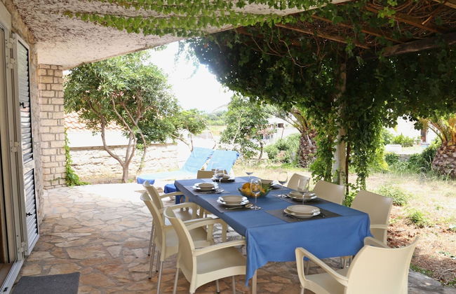 Adorable Stone House With Terrace Near the Beach - Foto 16