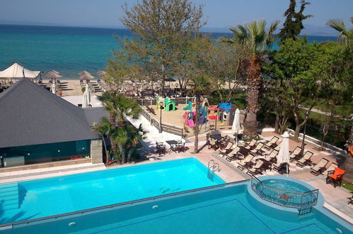 Foto 1 - Naias Beach Hotel