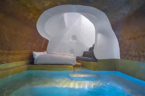 Photo 32 - Two Bedroom Villa With Private Indoor Cave Pool