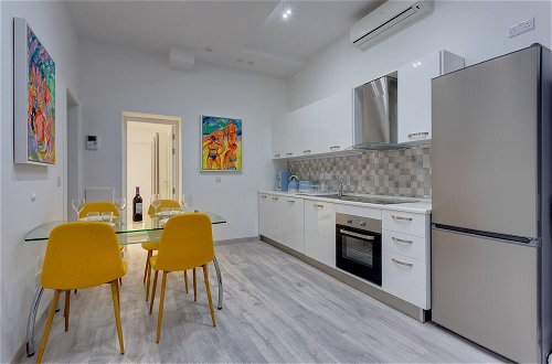 Photo 6 - Stylish 3BR Apartment, Fantastic Location in Sliema