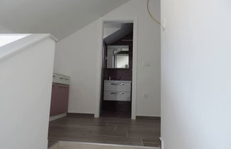 Photo 3 - Luxurious 2-bed Appartment in Mandre With Pool