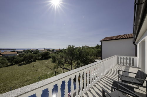 Foto 20 - Inviting 3-bed House on the Island of Rab, Croatia