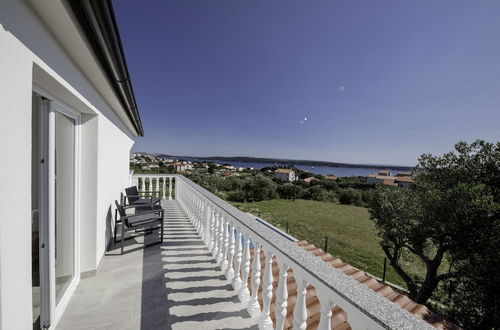 Foto 19 - Inviting 3-bed House on the Island of Rab, Croatia