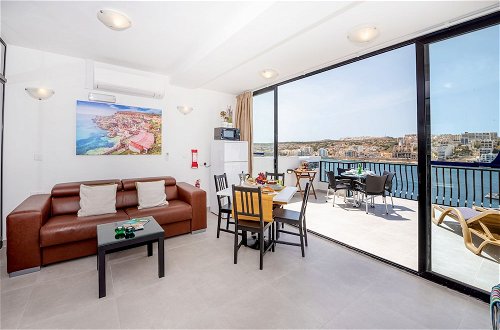 Photo 5 - Harbour Lights Seafront Penthouse by Getaways Malta