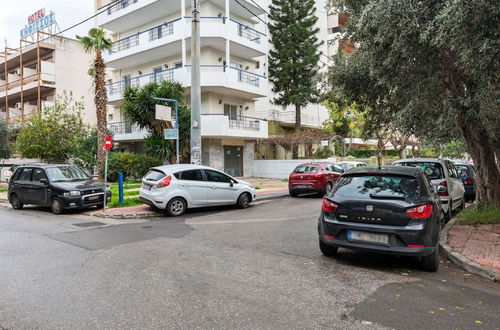 Foto 30 - Homely Apartment in Piraeus With Balcony