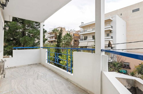 Foto 33 - Homely Apartment in Piraeus With Balcony