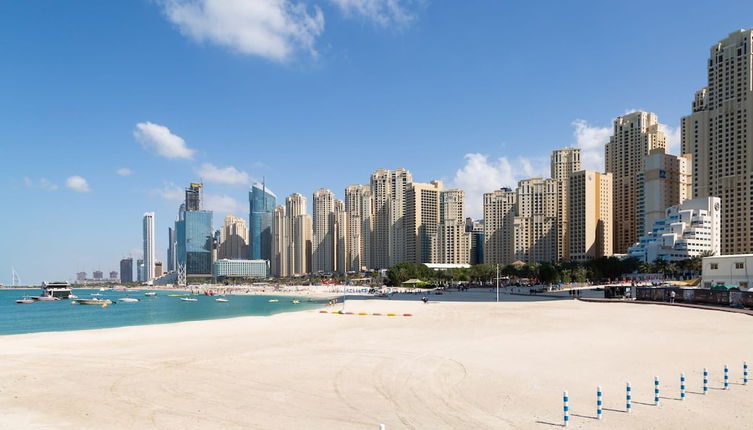 Photo 1 - Elegant and Modern 1BR in Dubai Marina